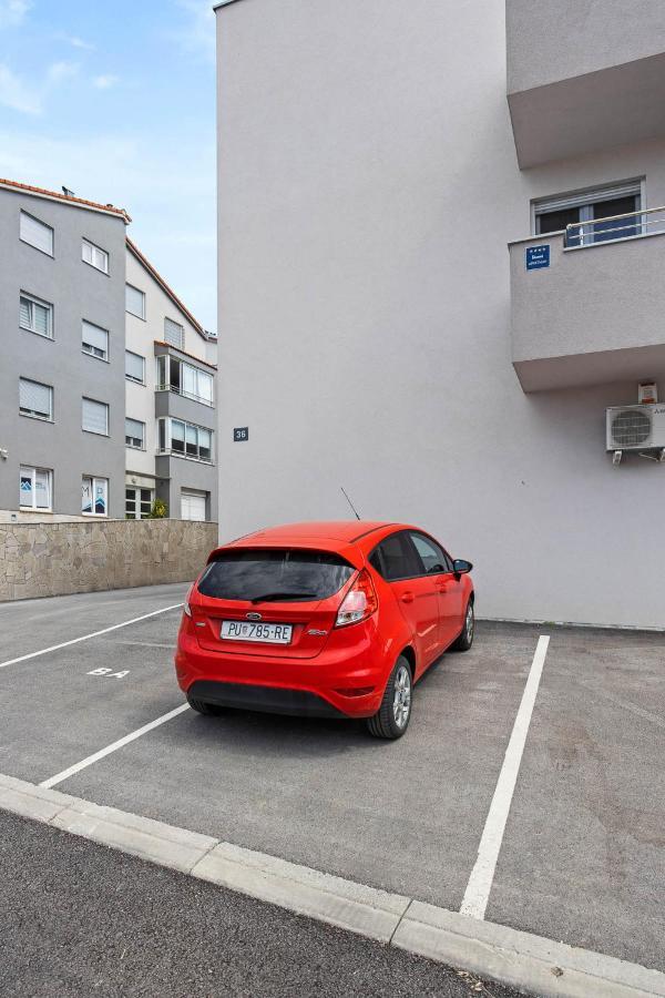 Apartment Leone Medulin Exterior photo